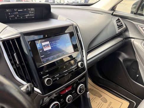 Used 2019 Subaru Forester Premium image 13