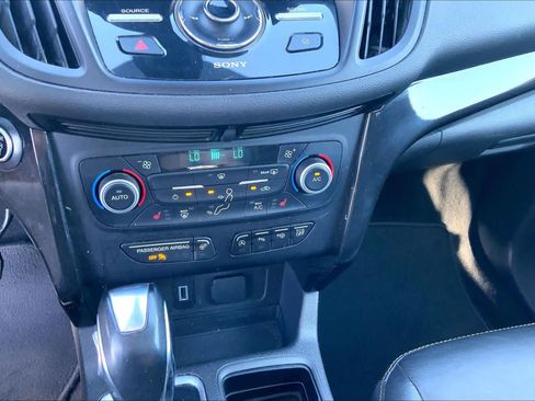 Used 2019 Ford Escape Titanium FWD image 35