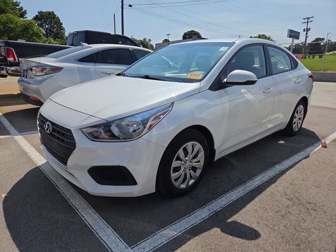 Used 2018 Hyundai Accent SE FWD image 4
