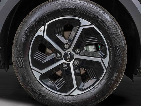 Certified 2025 Kia Niro EX w/ EX Cold Weather Package FWD image 29