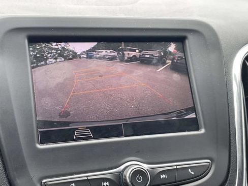 Used 2023 Chevrolet Equinox LT FWD image 11
