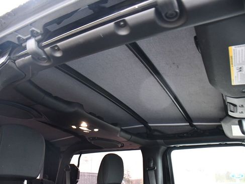 Used 2021 Jeep Wrangler Sport AWD/4WD image 16