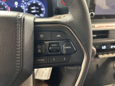 Used 2025 Toyota 4Runner TRD Off-Road image 27