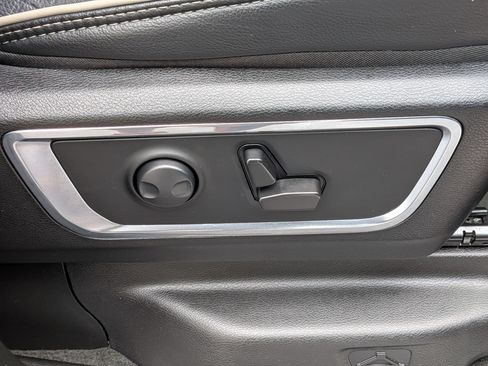 Used 2024 RAM 1500 Laramie RWD image 37