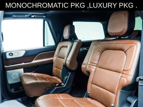 Used 2023 Lincoln Navigator Reserve AWD/4WD image 45
