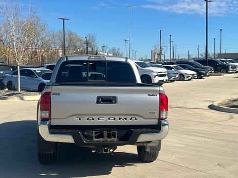 Used 2016 Toyota Tacoma TRD Off-Road image 11
