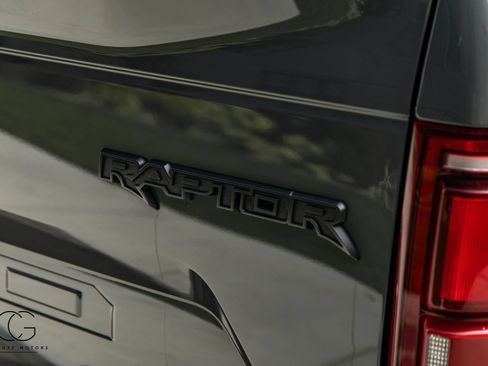 Used 2018 Ford F150 Raptor w/ Equipment Group 802A Luxury AWD/4WD image 14