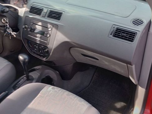 Used 2005 Ford Focus ZX4 image 21
