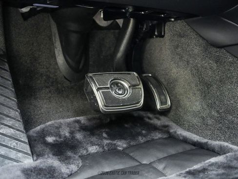 Used 2024 Bentley Bentayga Extended Wheelbase AWD/4WD image 31