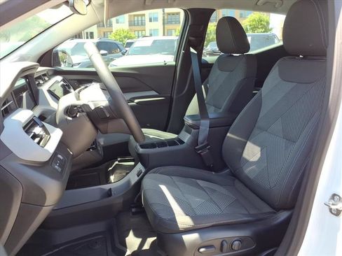New 2027 Chevrolet Bolt LT w/ Comfort Package FWD image 17