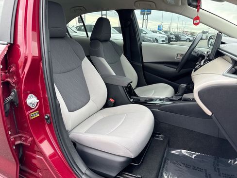 Used 2022 Toyota Corolla LE image 25