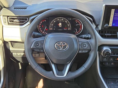 Used 2023 Toyota RAV4 XLE Premium image 14