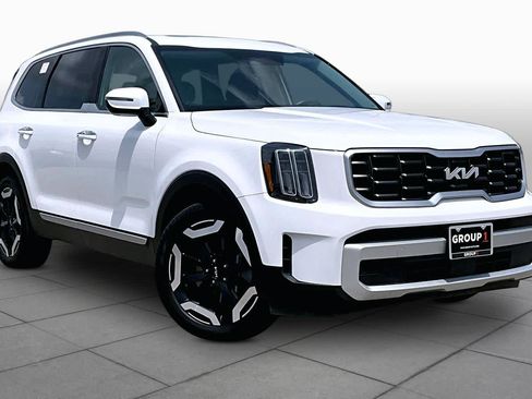 Used 2025 Kia Telluride S AWD/4WD image 3