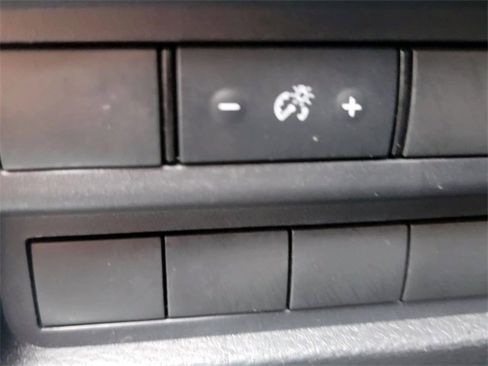 Used 2024 Mitsubishi Outlander SE image 35