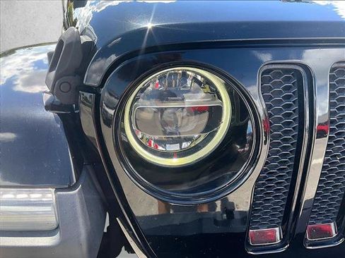 Used 2020 Jeep Wrangler Unlimited Sahara AWD/4WD image 28
