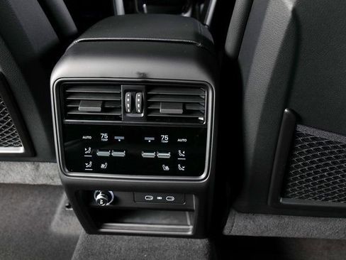 New 2026 Porsche Cayenne Base image 24