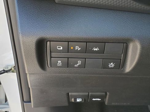 Certified 2025 Nissan Kicks Play S image 17