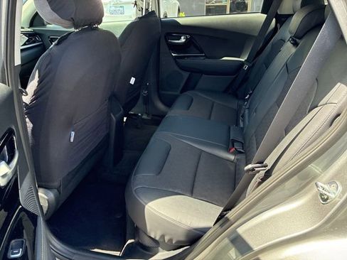 Used 2022 Kia Niro LXS image 11