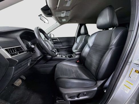 Used 2024 Mitsubishi Outlander SE Black Edition AWD/4WD image 12