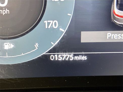 Used 2025 Land Rover Range Rover Evoque S image 16