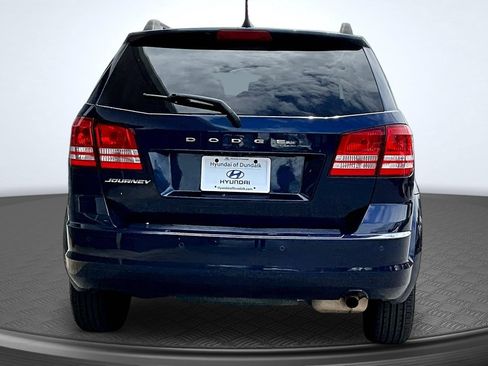 Used 2020 Dodge Journey SE w/ SE Popular Equipment Group FWD image 3