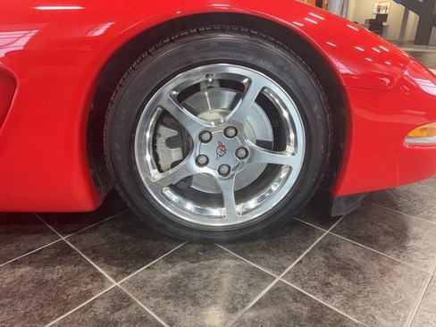 Used 2001 Chevrolet Corvette Convertible w/ Preferred Equipment Group2 image 9