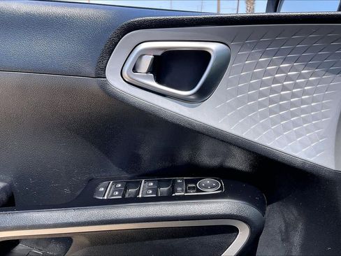 Used 2024 Kia Soul LX w/ Option Group 015 FWD image 19