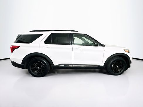 Used 2020 Ford Explorer XLT image 10