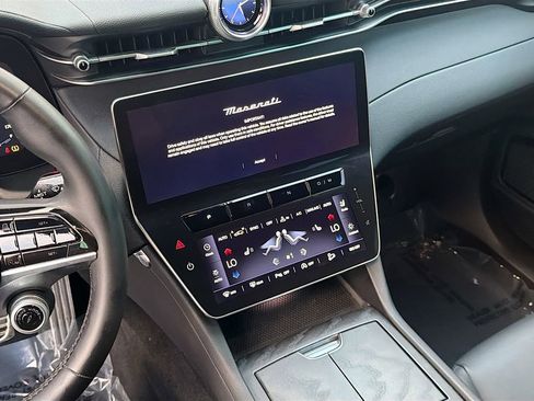 Used 2023 Maserati Grecale Modena image 28