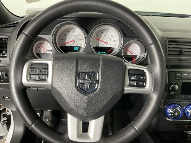 Used 2013 Dodge Challenger SXT RWD image 15