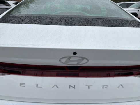 New 2026 Hyundai Elantra SE FWD image 10