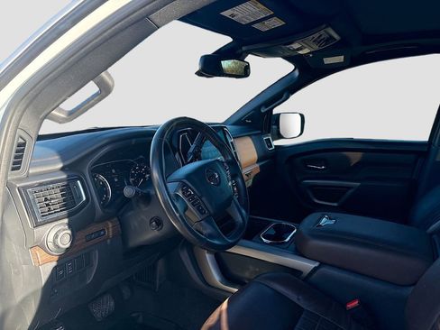Used 2022 Nissan Titan Platinum Reserve w/ Moonroof Package AWD/4WD image 9