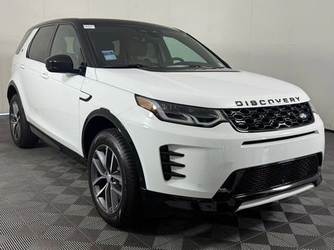 New 2025 Land Rover Discovery Sport Dynamic SE image 11