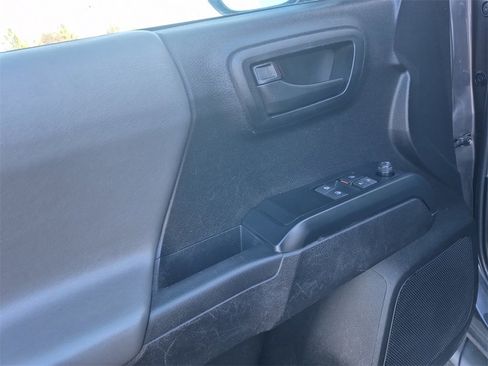 Used 2022 Toyota Tacoma SR image 20