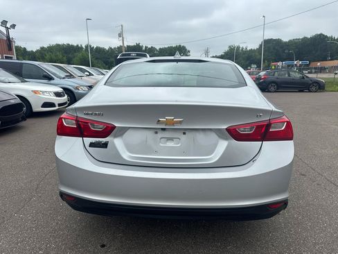 Used 2017 Chevrolet Malibu LT FWD image 6