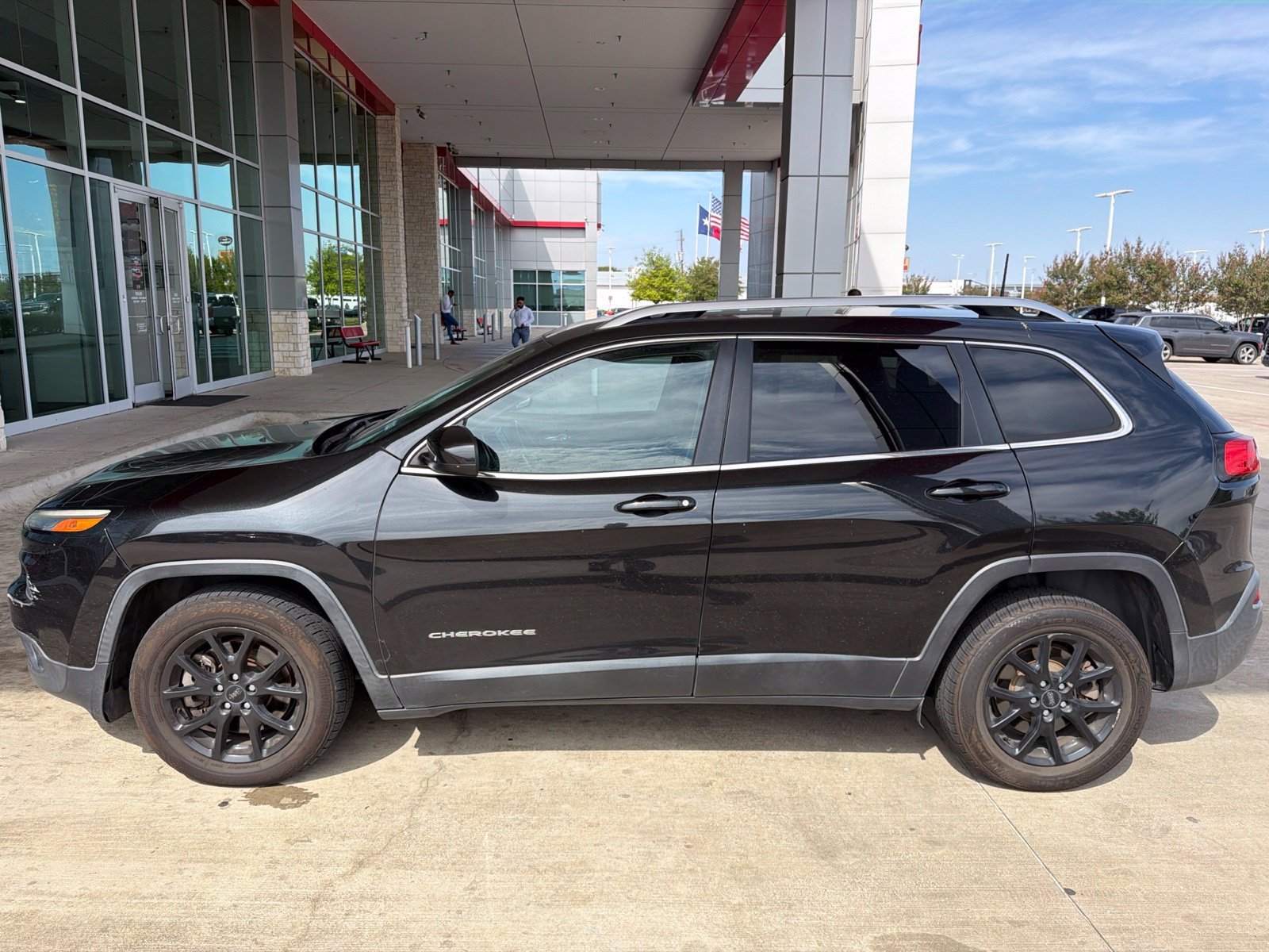 Used 2016 Jeep Cherokee Latitude FWD image 26