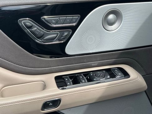 Used 2020 Lincoln Aviator Reserve w/ Equipment Group 202A image 26