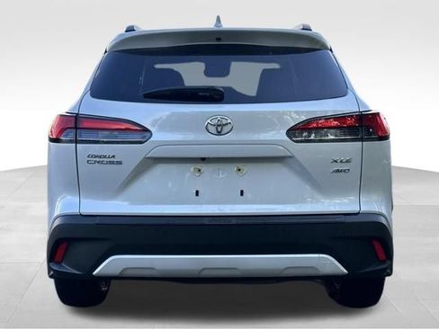 Used 2024 Toyota Corolla Cross XLE w/ Convenience Package AWD/4WD image 4