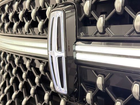 Used 2025 Lincoln Navigator L Black Label image 17