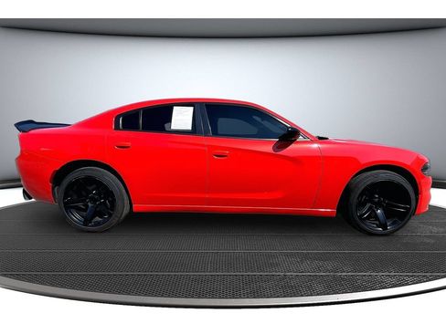 Used 2018 Dodge Charger GT w/ Blacktop Package AWD/4WD image 15