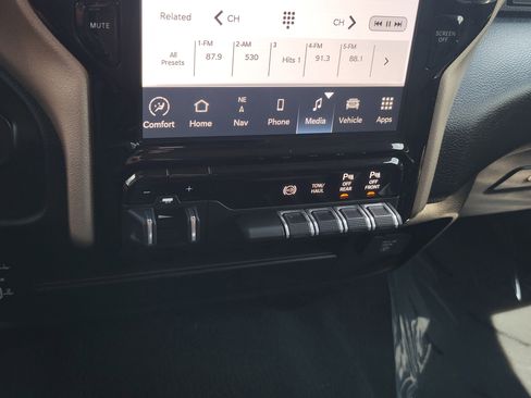 Used 2024 RAM 2500 Laramie image 23