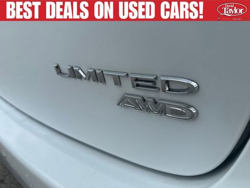 Used 2023 Chrysler Pacifica Limited w/ Uconnect Theater Family Group AWD/4WD image 40