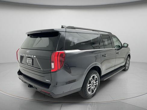 Used 2025 Ford Expedition Max Active AWD/4WD image 4