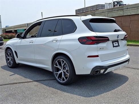 Certified 2026 BMW X5 xDrive50e w/ M Sport Package image 3