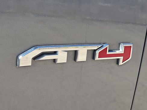 Used 2021 GMC Yukon XL AT4 w/ AT4 Premium Package AWD/4WD image 9