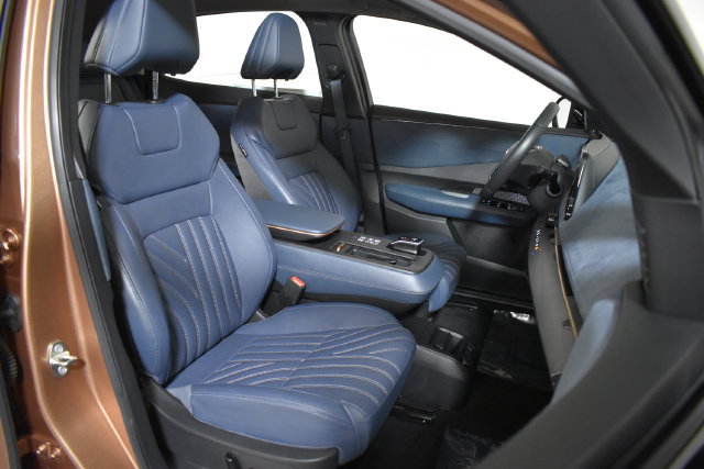 Certified 2024 Nissan Ariya AWD image 36