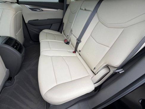 Used 2022 Cadillac XT5 Premium Luxury FWD image 11