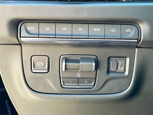 New 2026 Cadillac Escalade ESV Luxury w/ LPO, Radiant Package image 10