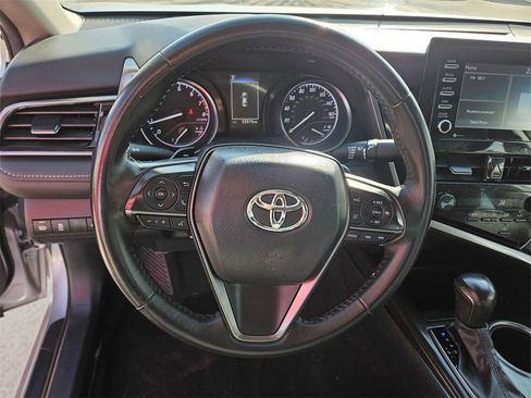 Used 2024 Toyota Camry SE image 18