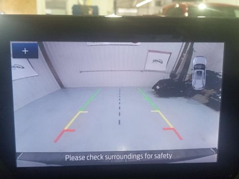 Used 2020 Ford Explorer XLT w/ Equipment Group 202A AWD/4WD image 4